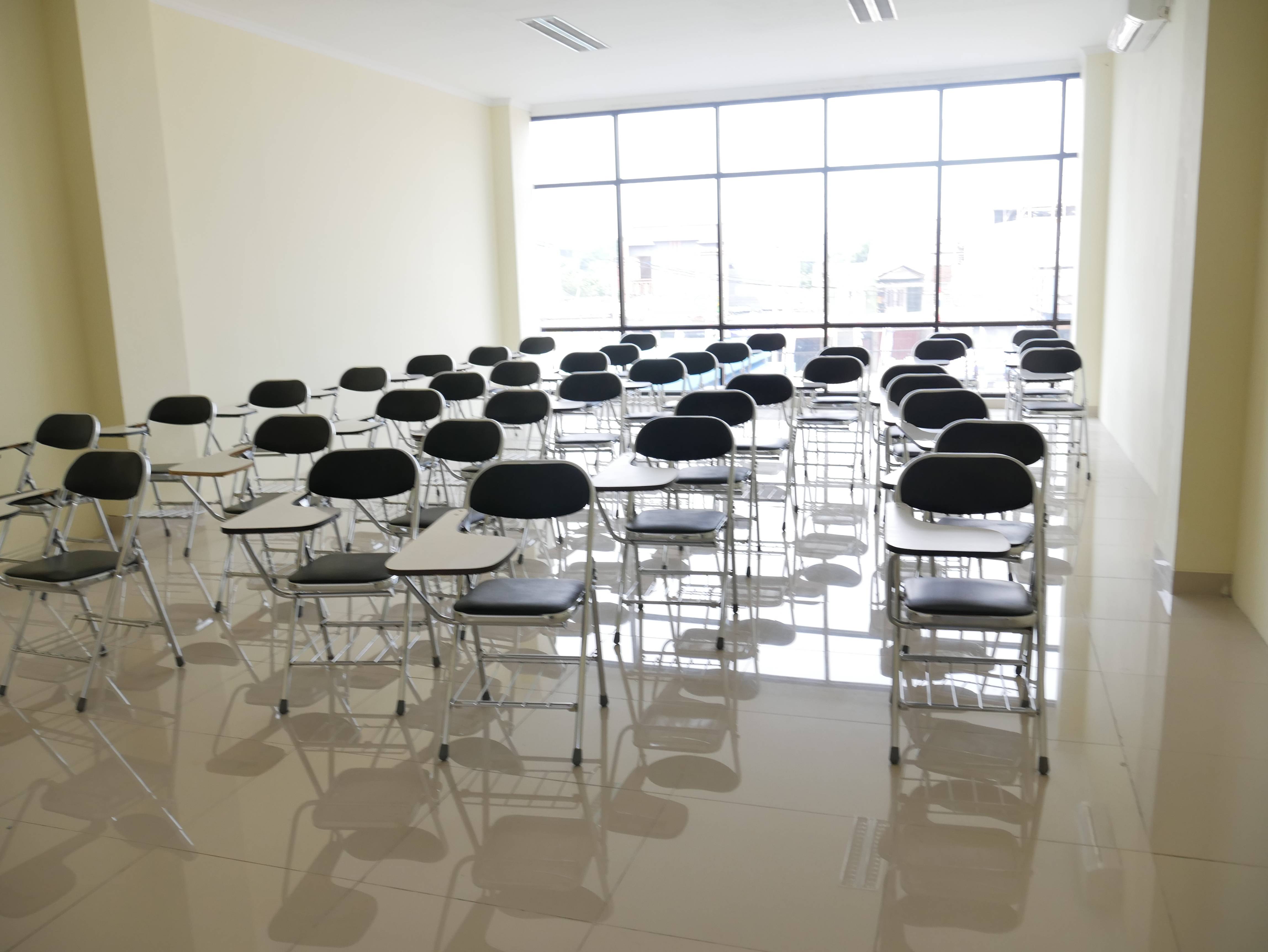 Gedung Perkuliahan Full AC